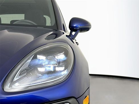Used 2026 Porsche Macan Turbo AWD/4WD image 15