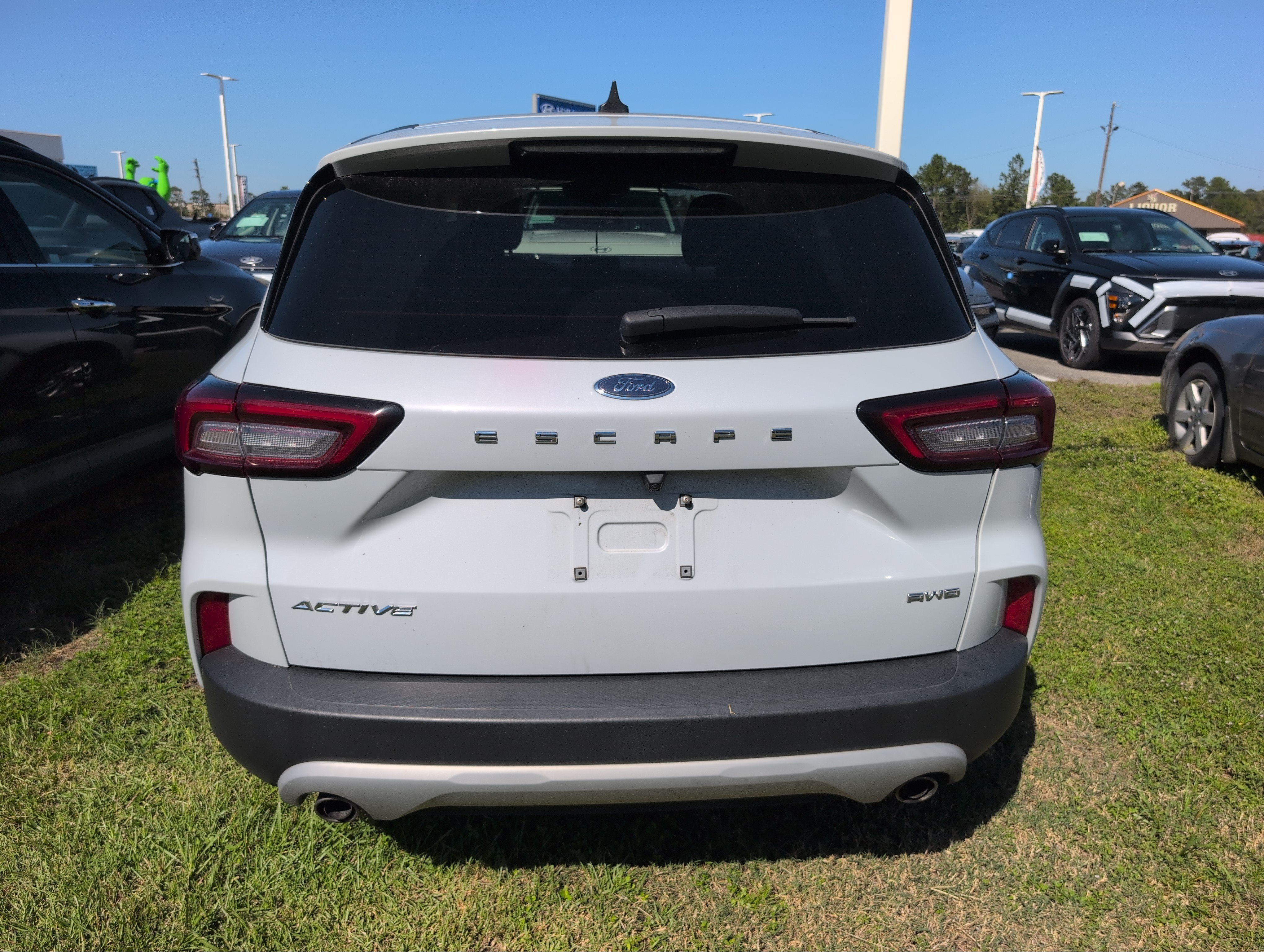 Used 2025 Ford Escape Active AWD/4WD image 3
