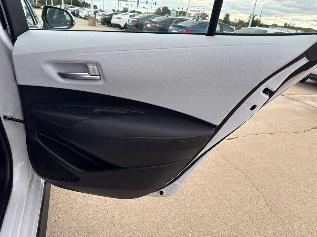 Certified 2025 Toyota Corolla SE w/ SE Premium Package FWD image 21