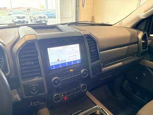 Used 2020 Ford Expedition XLT w/ Equipment Group 202A AWD/4WD image 24
