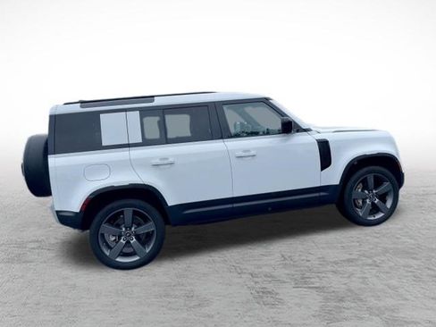 Used 2025 Land Rover Defender 110 S AWD/4WD image 7