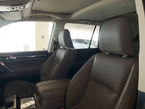 Used 2023 Lexus GX 460 Premium w/ Premium Package image 20