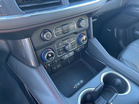 Used 2022 Chevrolet Suburban RST w/ Luxury Package image 26