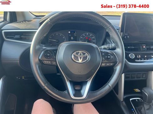 Certified 2023 Toyota Corolla Cross LE w/ Moonroof Package AWD/4WD image 18