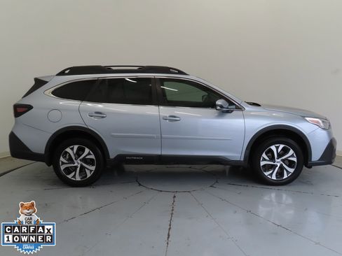 Used 2022 Subaru Outback Limited image 2