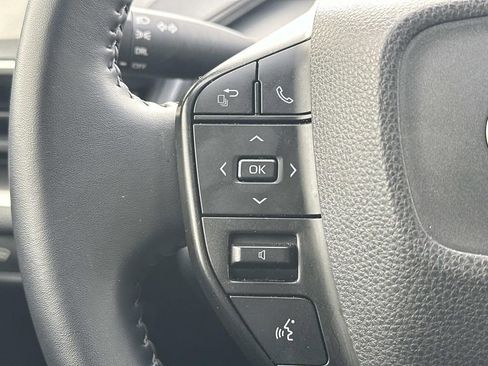 Used 2025 Toyota Prius LE image 22