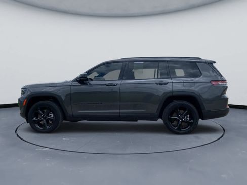 Used 2024 Jeep Grand Cherokee L Altitude AWD/4WD image 2