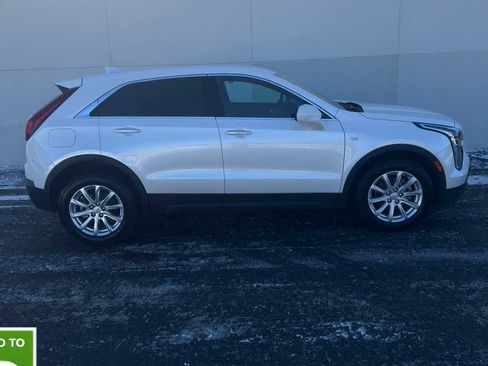 Used 2022 Cadillac XT4 Luxury w/ Cold Weather Package image 2