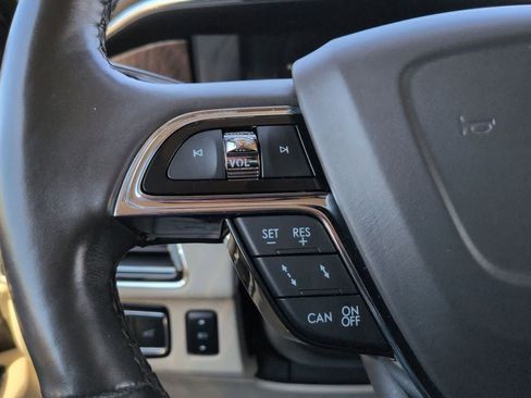 Used 2021 Lincoln Navigator Reserve w/ Luxury Package image 25