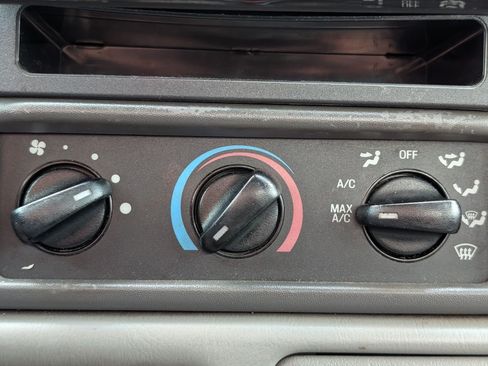 Used 1999 Ford F250 XL AWD/4WD image 18