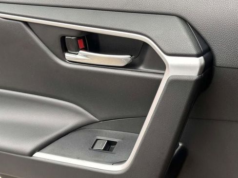 Used 2023 Toyota RAV4 XLE Premium image 22