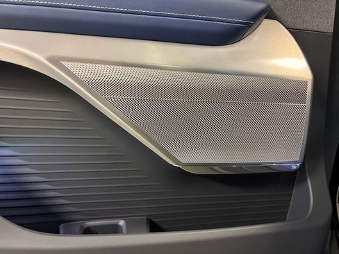 New 2026 Cadillac Vistiq Premium Luxury image 25