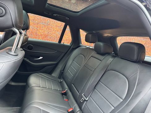 Used 2021 Mercedes-Benz GLC 300 4MATIC image 23