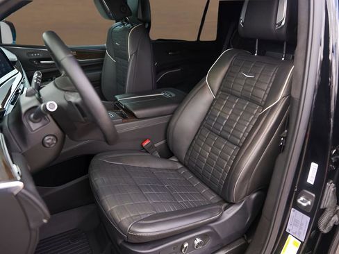 Certified 2024 Cadillac Escalade Sport Platinum image 7