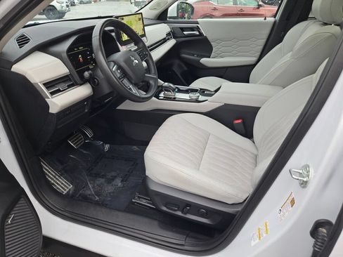 Used 2025 Mitsubishi Outlander SEL AWD/4WD image 26