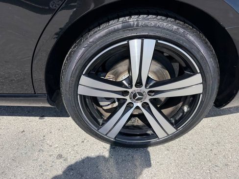 Used 2025 Mercedes-Benz C 300 Sedan image 10