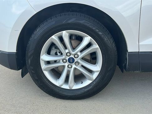 Used 2019 Ford Edge SEL w/ Equipment Group 201A FWD image 6