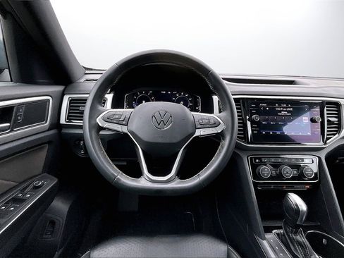 Used 2022 Volkswagen Atlas Cross Sport SE image 11