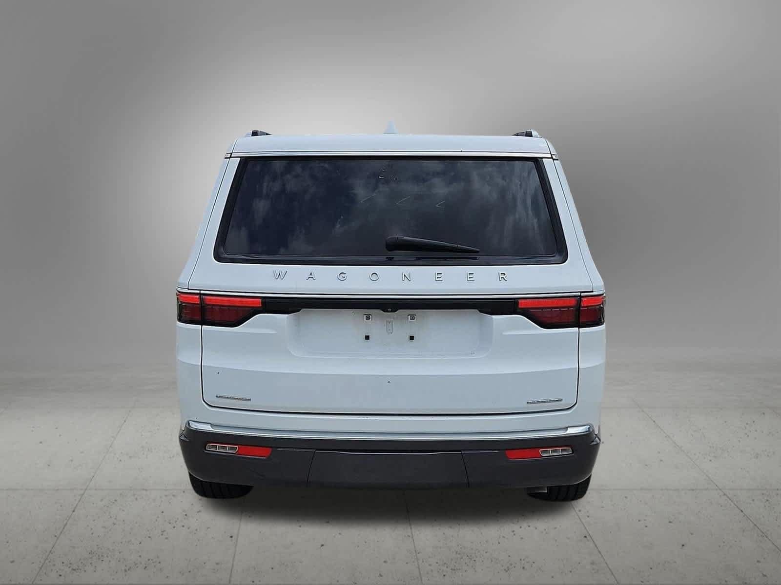 Used 2022 Jeep Wagoneer Series III w/ Rear Seat Video Group 1 AWD/4WD image 5