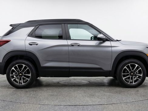 Used 2025 Chevrolet TrailBlazer LT FWD image 11