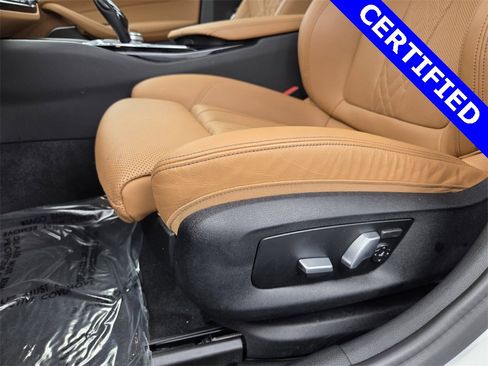 Certified 2022 BMW 540i w/ Premium Package image 28
