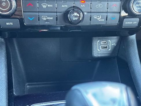 Certified 2025 Jeep Compass Limited AWD/4WD image 36