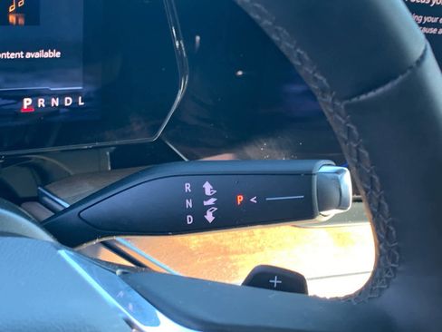 Used 2025 Chevrolet Tahoe High Country image 18