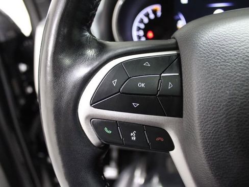 Used 2022 Jeep Grand Cherokee Limited w/ Trailer Tow Group IV image 37