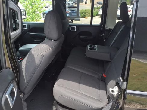 Used 2023 Jeep Wrangler Unlimited w/ Sun & Screen Package AWD/4WD image 28
