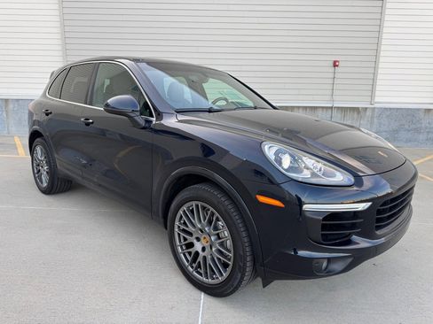 Used 2018 Porsche Cayenne S image 1