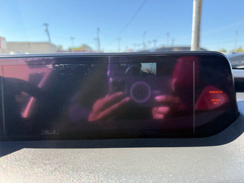 Used 2019 Lexus UX 200 F Sport image 21