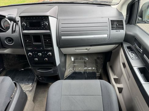Used 2008 Dodge Grand Caravan SXT FWD image 22