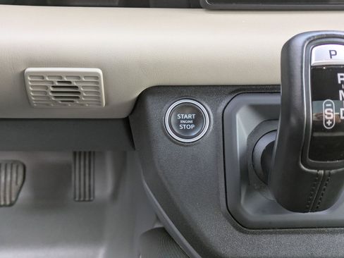 Used 2022 Land Rover Defender 110 X-Dynamic HSE image 21