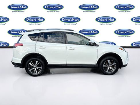 Used 2018 Toyota RAV4 XLE FWD image 8