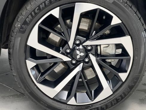 Used 2023 Mitsubishi Outlander SE image 75