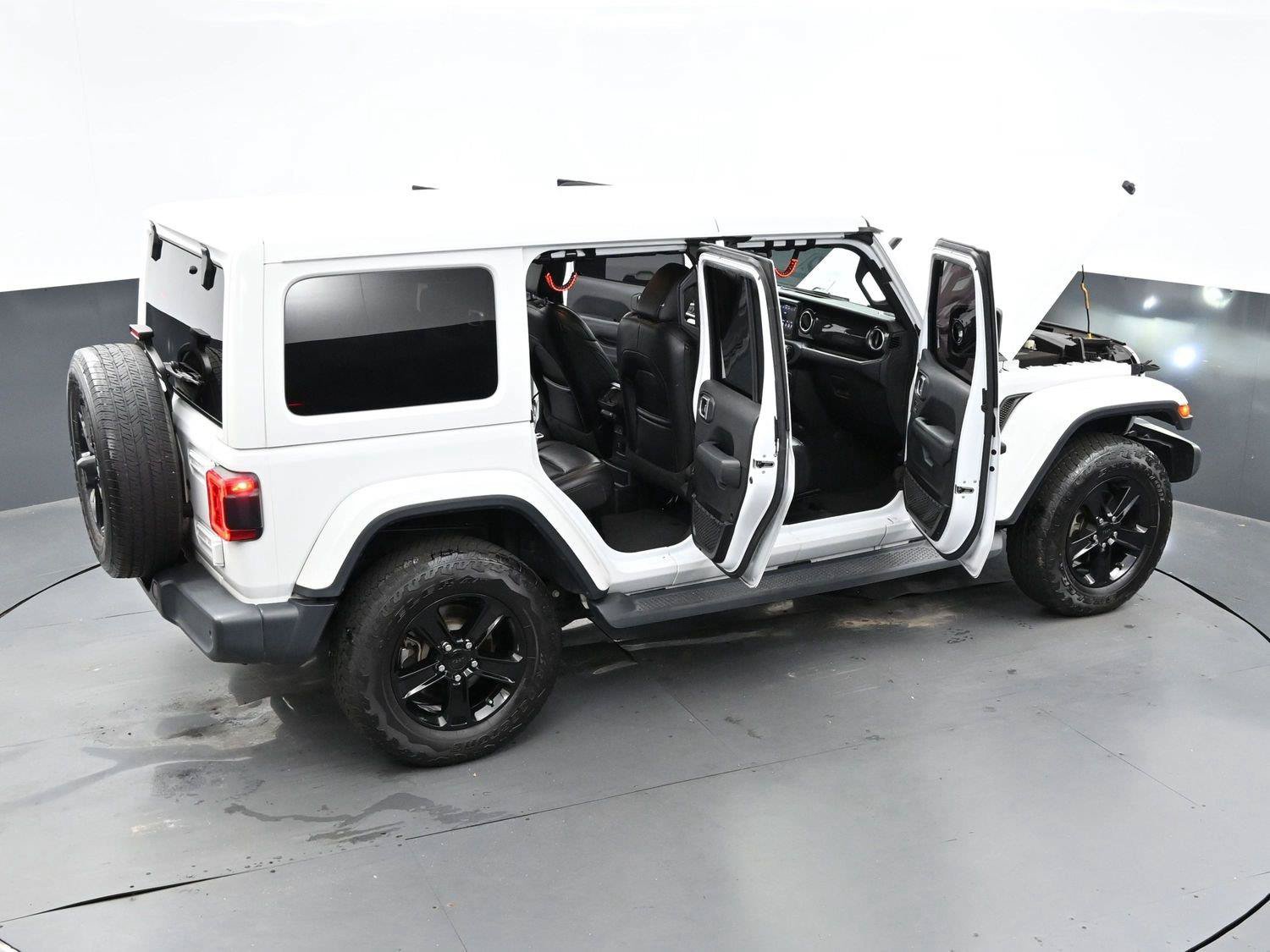 Used 2020 Jeep Wrangler Unlimited Sahara AWD/4WD image 31