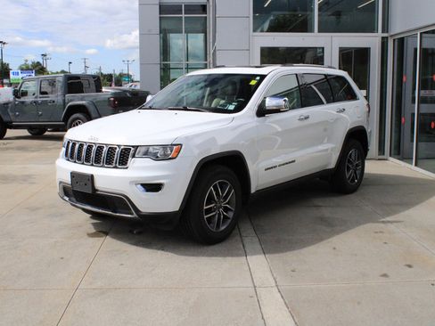 Used 2019 Jeep Grand Cherokee Limited AWD/4WD image 3
