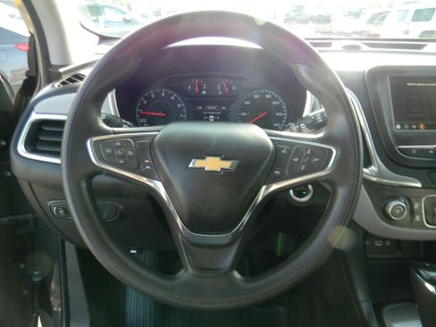 Used 2020 Chevrolet Equinox LS w/ LS Convenience Package image 7