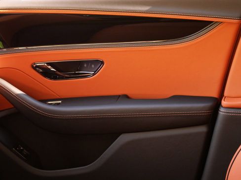 New 2026 Bentley Flying Spur Plug-In Hybrid AWD/4WD image 14