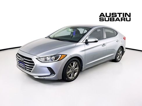 Used 2017 Hyundai Elantra SE FWD image 3