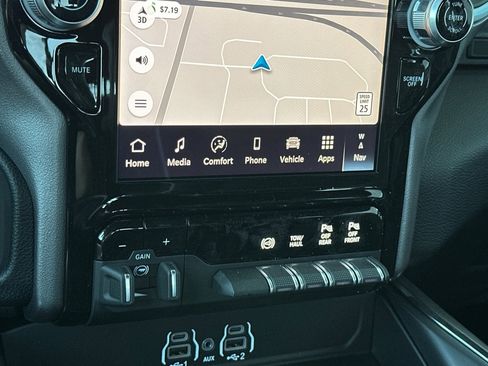 New 2026 RAM 2500 Laramie AWD/4WD image 19