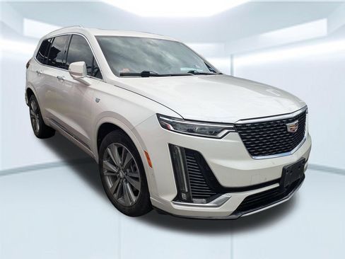 Used 2022 Cadillac XT6 Premium Luxury w/ Technology Package AWD/4WD image 4