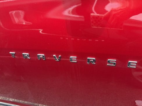 Used 2022 Chevrolet Traverse Premier FWD image 5
