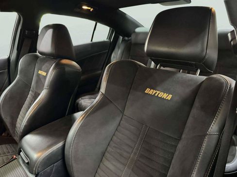 Used 2017 Dodge Charger R/T RWD image 18