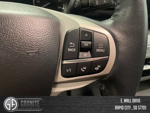 Used 2023 Ford Explorer XLT AWD/4WD image 16