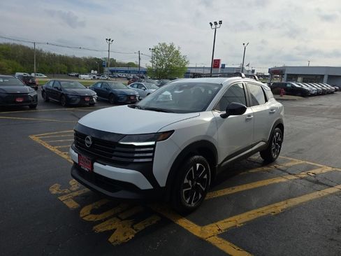 Used 2026 Nissan Kicks SV w/ Cold Weather Package image 9