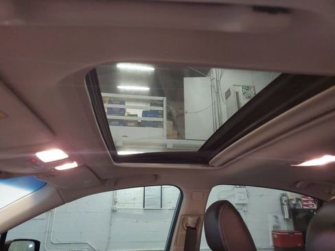 Used 2017 Subaru Legacy 3.6R Limited image 22