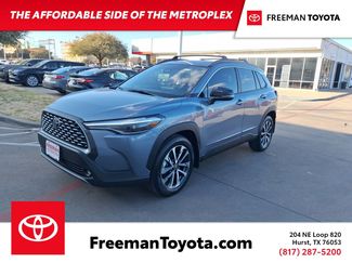 Used 2025 Toyota Corolla Cross XLE video 1