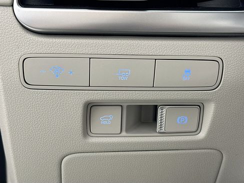 Used 2023 Hyundai Palisade Limited w/ Winter Package image 10