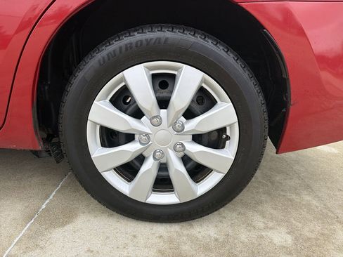 Used 2017 Toyota Corolla LE image 32